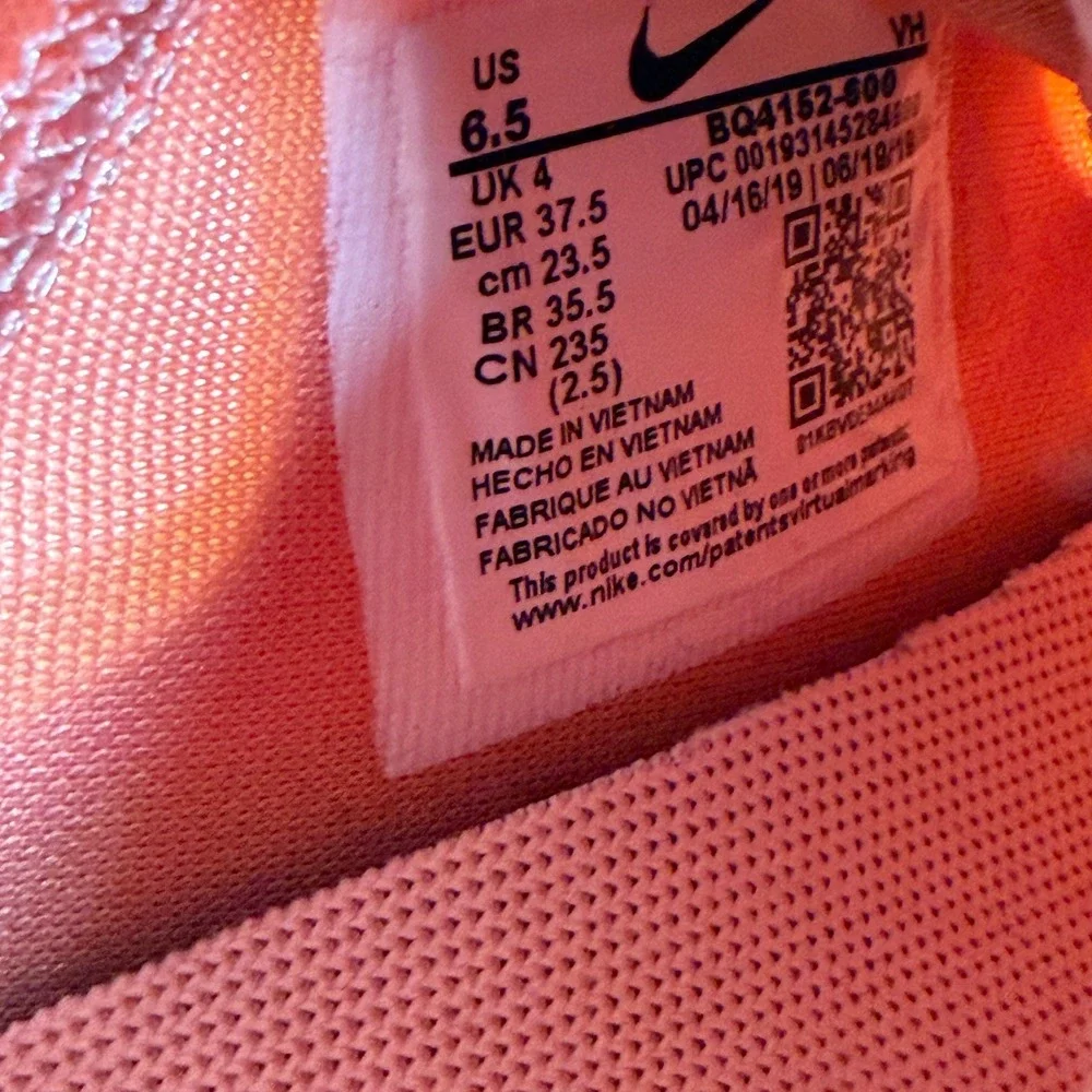 Size 6.5 Nike Renew Lucent Bleached Coral Womens Running Shoes‎ BQ4152-600